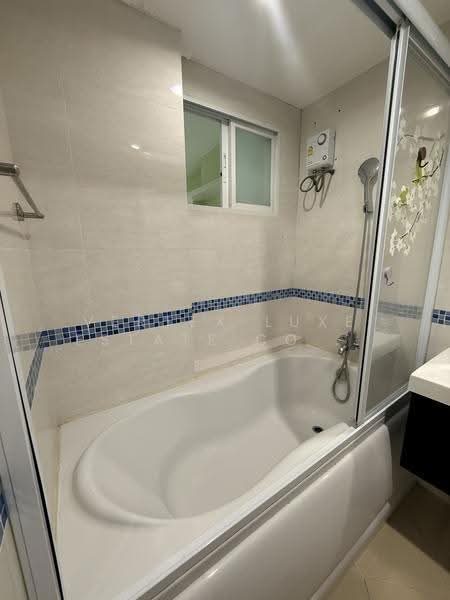 Life @ Sathorn 10, Bangkok, 48 Soi Sathorn 10, Sathorn Road, Silom, Bang Rak, Bangkok, 1 Bedroom, 40 sqm, Condo For Rent, by Vertex Luxe Estate Co.,LTD, 500549167 - DDproperty.com