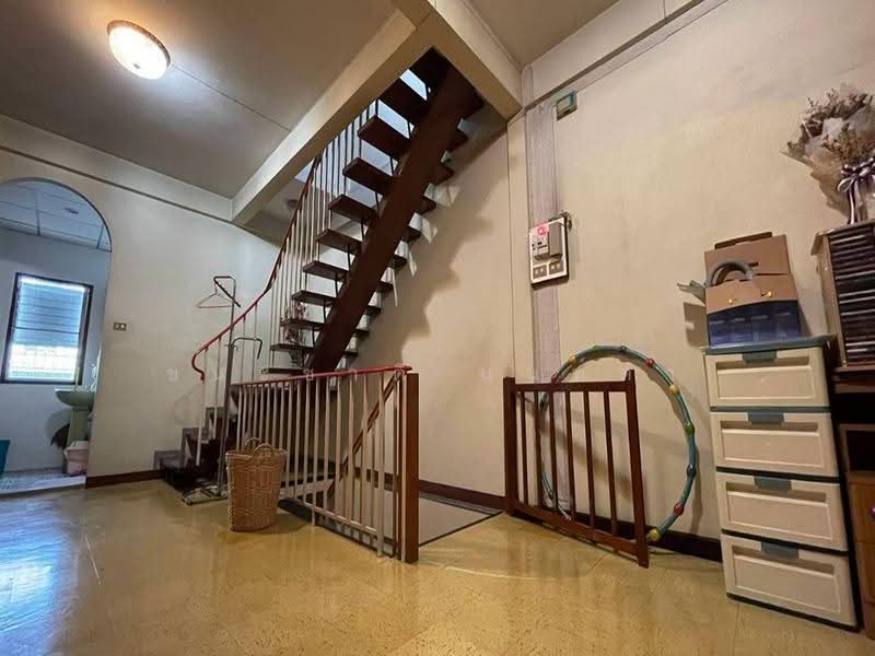 อาคารบุญดิศ, Bangkok, Khlong Maha Nak, Pom Prap Sattru Phai, Bangkok, , 111 sqm, Shophouse For Sale, by ชนะชาติ นนท์ตา, 500549201 - DDproperty.com