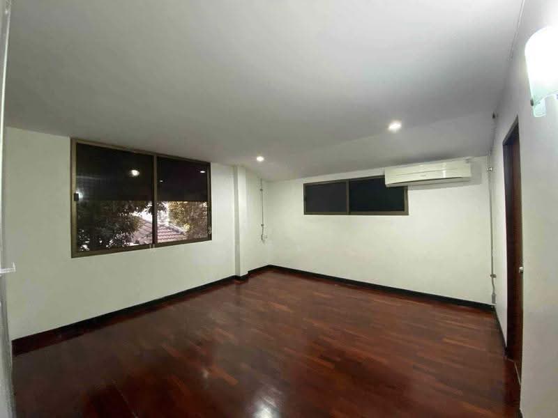 Home office เลียบด่วน เอกมัย รามอินทรา, กรุงเทพ, วังทองหลาง, กรุงเทพ, 390 ตร.ม., Shophouse ให้เช่า, โดย พิมพ์ภัทรา แจ่มอุลิตรัตน, 500549212 - DDproperty.com