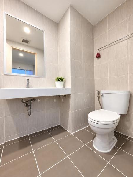 Lumpini Ville Ratchaphruek-Bangwaek, Bangkok, Soi Bang Waek 76, Bang Waek Road, Bang Waek, Phasi Charoen, Bangkok, 1 Bedroom, 26 sqm, Condo For Sale, by Pimlada Lertritrungmanee, 500549245 - DDproperty.com