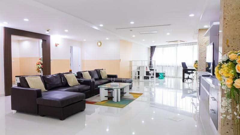President Park Sukhumvit 24, Bangkok, 99 Sukhumvit 24 Alley, Khlongtoei Nua, Watthana, Bangkok, 3 Bedrooms, 265 sqm, Condo For Rent, by Lisa Urarat, 500549286 - DDproperty.com
