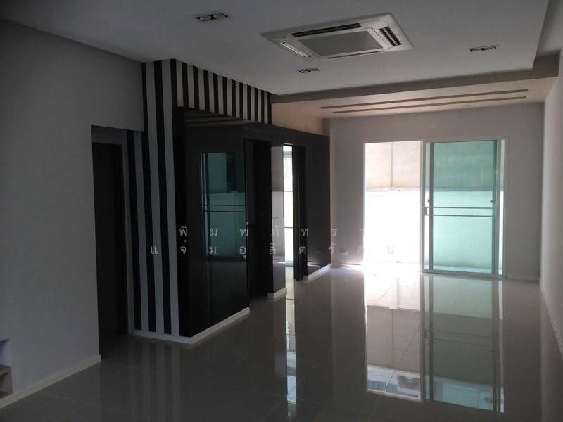 Baan Klang Muang Sukhumvit 77, Bangkok, Soi On Nut 17, Suan Luang, Bangkok, 3 Bedrooms, 178 sqm, Townhouse For Rent, by พิมพ์ภัทรา แจ่มอุลิตรัตน, 500549306 - DDproperty.com