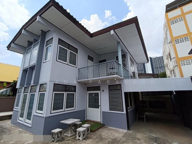 2-storey detached house, Soi Pracharat Sai 1, Soi 10, Bangkok, Bang Sue, Bangkok, 4 Bedrooms, 250 sqm, Single Detached House For Rent, by Airada Parasarn, 500549344 - DDproperty.com