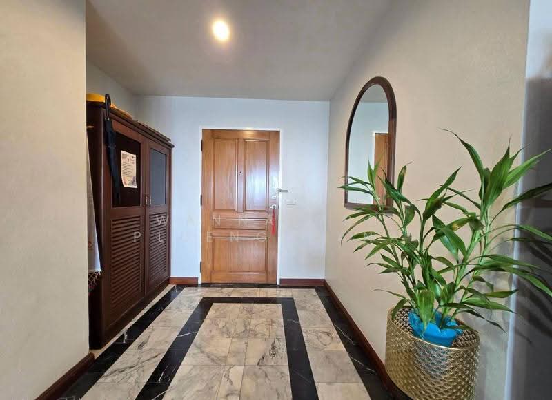 Newton Tower, Bangkok, Soi Sukhumvit 6, Khlong Toei, Bangkok, 3 Bedrooms, 189 sqm, Condo For Sale, by Wannakorn Pluengchana, 500549355 - DDproperty.com