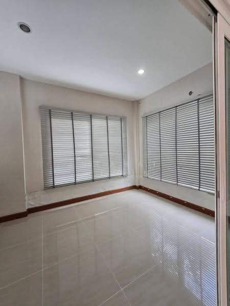 Casa Ville Ramkhamhaeng-Wongwaen, Bangkok, Soi Rat Phatthana (Soi Misteen), Ramkhamhaeng Road, Saphan Sung, Bangkok, 4 Bedrooms, 288 sqm, Single Detached House For Rent, by Jutarat Jitmun, 500549361 - DDproperty.com