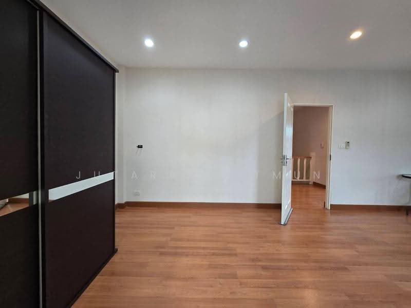 Casa Ville Ramkhamhaeng-Wongwaen, Bangkok, Soi Rat Phatthana (Soi Misteen), Ramkhamhaeng Road, Saphan Sung, Bangkok, 4 Bedrooms, 288 sqm, Single Detached House For Rent, by Jutarat Jitmun, 500549361 - DDproperty.com
