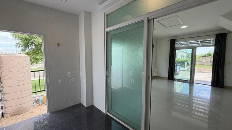 Q District Gusto Kingkaew-Suvarnabhumi, Samut Prakan, Soi Kingkaew 37/5, Kingkaew Road, Rachathewa, Bang Plee, Samut Prakan, 3 Bedrooms, 109 sqm, Townhouse For Sale, by คุณสรินรัตน์ รุจิรภัทร์ดิลก (เม), 500549372 - DDproperty.com