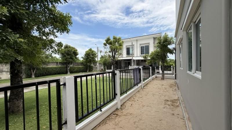 Q District Gusto Kingkaew-Suvarnabhumi, Samut Prakan, Soi Kingkaew 37/5, Kingkaew Road, Rachathewa, Bang Plee, Samut Prakan, 3 Bedrooms, 109 sqm, Townhouse For Sale, by คุณสรินรัตน์ รุจิรภัทร์ดิลก (เม), 500549372 - DDproperty.com