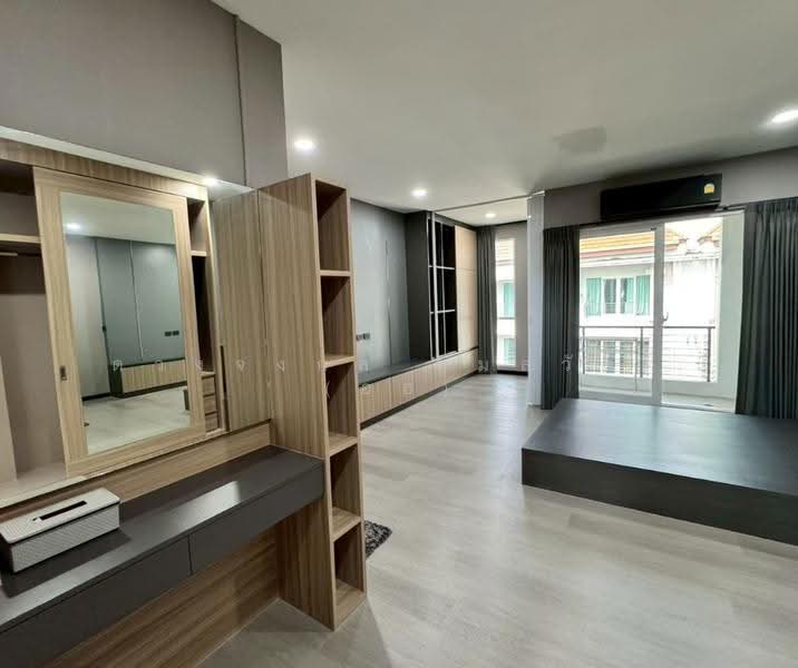 Baan Klang Muang S-Sense Rama 9-Ladprao, Bangkok, Soi Ladprao 84, Ladprao Road, Wang Thonglang, Bangkok, 3 Bedrooms, 180 sqm, Townhouse For Rent, by ดวงจงกล ชุมสวัสดิ์ (ออ), 500549391 - DDproperty.com