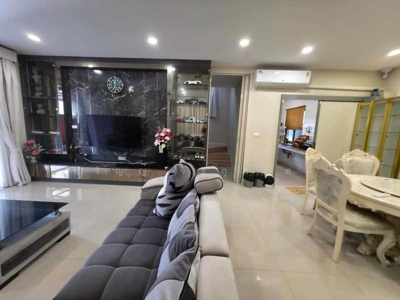 Perfect Place Sukhumvit 77-Suvarnabhumi, Samut Prakan, Lat Krabang Road, Rachathewa, Bang Plee, Samut Prakan, 4 Bedrooms, 250 sqm, Single Detached House For Rent, by ปริญญ์ จิรกุลกิตติ์, 500549403 - DDproperty.com