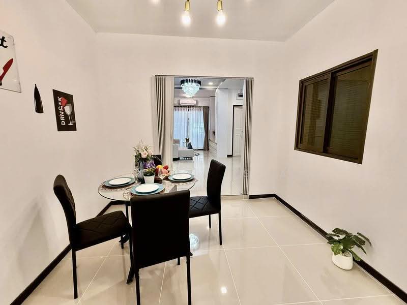 Stylish Townhouse for Sale Siam Country Club 4 Bedrooms, Chon Buri (Pattaya), Nong Pru, Bang Lamung (Pattaya), Chon Buri (Pattaya), 4 Bedrooms, 136 sqm, Townhouse For Sale, by PLC real estate, 500549440 - DDproperty.com