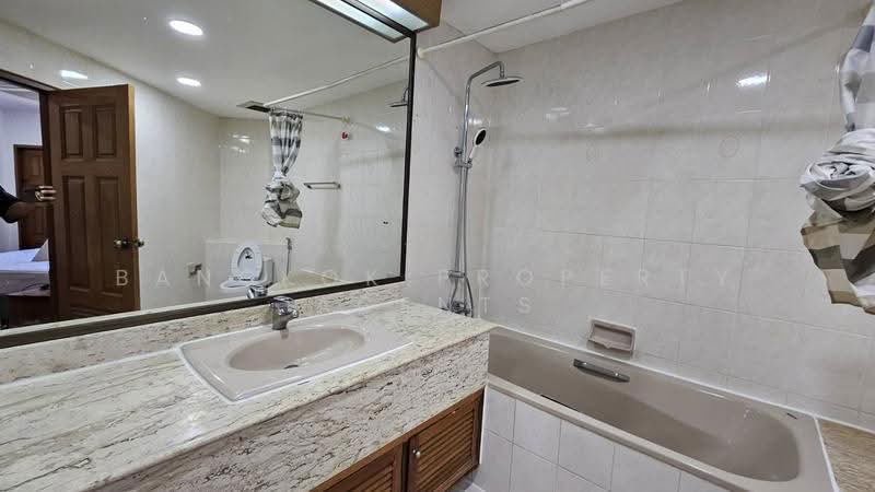 Ruamsuk Condominium, Bangkok, 12 Soi Athakravi, Khong Tan, Khlong Toei, Bangkok, 3 Bedrooms, 365 sqm, Condo For Rent, by BANGKOK PROPERTY AGENTS, 500549441 - DDproperty.com