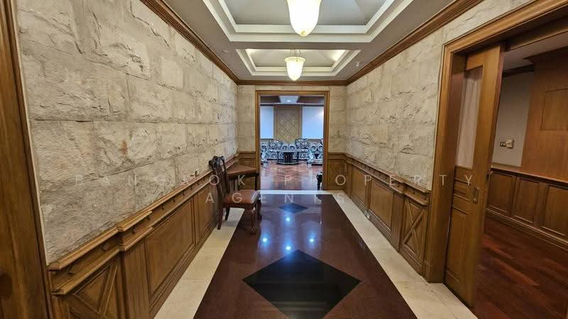 Arunroj Tower condominium, Bangkok, ซอยสายน้ำผึ้ง ถนนสุขุมวิท แขวงคลองเตย เขตคลองเตย กทม., Khlong Toei, Bangkok, 4 Bedrooms, 365 sqm, Condo For Rent, by BANGKOK PROPERTY AGENTS, 500549450 - DDproperty.com
