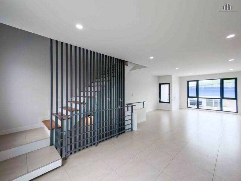ขายถูกโฮมออฟฟิศขนาด 23.4 ตร.วา ใช้สอย 170 ตร.ม, Bangkok, Dok Mai, Prawet, Bangkok, 1 Bedroom, 170 sqm, Townhouse For Sale, by คุณเพ้ง, 500549503 - DDproperty.com
