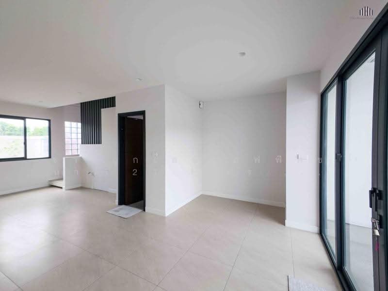 ขายถูกโฮมออฟฟิศขนาด 23.4 ตร.วา ใช้สอย 170 ตร.ม, Bangkok, Dok Mai, Prawet, Bangkok, 1 Bedroom, 170 sqm, Townhouse For Sale, by คุณเพ้ง, 500549503 - DDproperty.com
