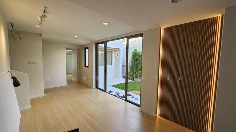 ทาวน์โฮม รัตนาธานี, Samut Prakan, Bang Kaeo, Bang Plee, Samut Prakan, 3 Bedrooms, 300 sqm, Townhouse For Sale, by สมโพธิ เทศวิรัช, 500549505 - DDproperty.com