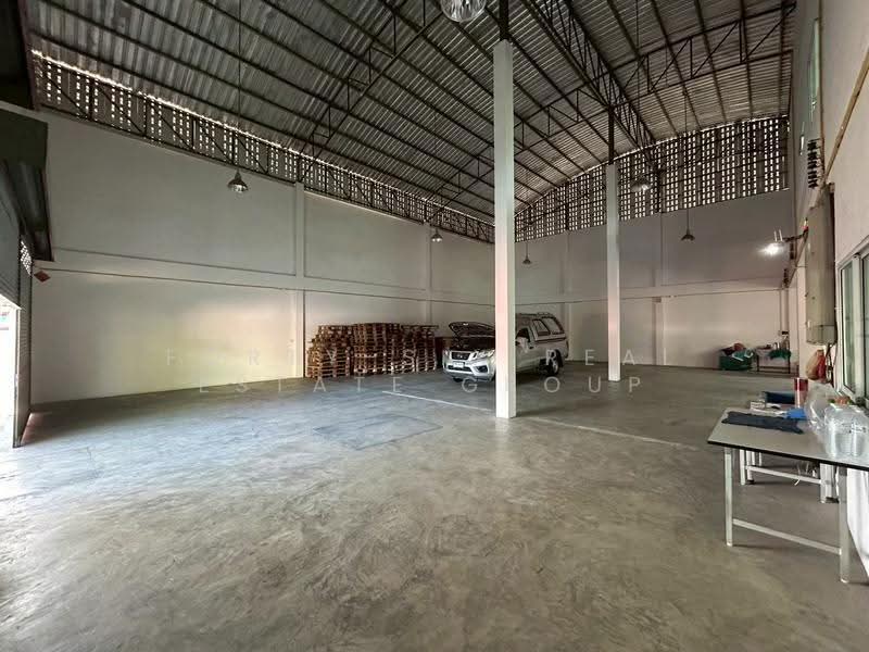 โกดัง / โรงงานให้เช่า ย่านประชาอุทิศ ทะลุพุทธบูชาได้ ทำเลดี, Bangkok, Bangmot, Thung Khru, Bangkok, , 360 sqm, Warehouse/Factory For Rent, by Forty-Six Real Estate Group, 500549548 - DDproperty.com