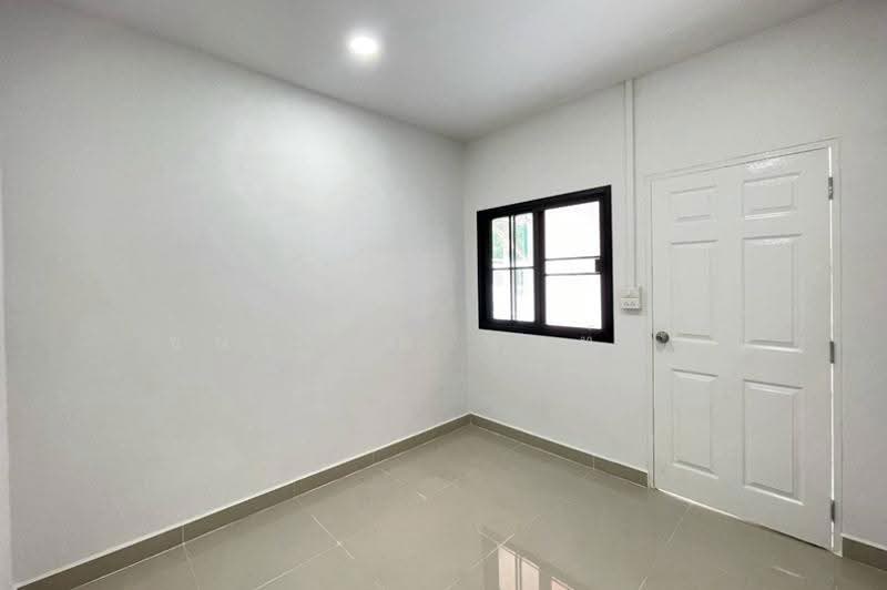 Baan Ruean Suk 1, Pathum Thani, 119 Rangsit–Nakhon Nayok Road (Khlong 8), Lam Phak Kut, Thanyaburi, Pathum Thani, 3 Bedrooms, 72 sqm, Townhouse For Sale, by ชนะชาติ นนท์ตา, 500549556 - DDproperty.com