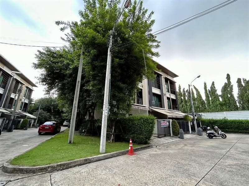 Baan Klang Muang Nawamin 42 : บ้านกลางเมือง นวมินทร์ 42, กรุงเทพ, ซอยนวมินทร์ 42 ถนนนวมินทร์, คลองกุ่ม, บึงกุ่ม, กรุงเทพ, 180 ตร.ม., ทาวน์เฮ้าส์ ขาย, โดย คุณ ชลธิชา ไชยวงค์ (ไอซ์), 500549583 - DDproperty.com