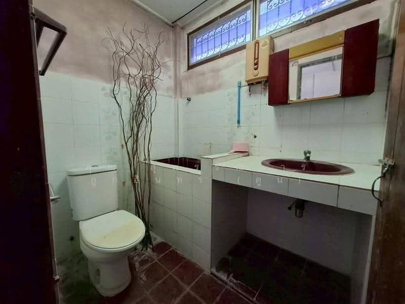 บ้านส.ภาณุรังษี ซอยบางกรวย-ไทรน้อย17, Nonthaburi, ถนนบางกรวย-ไทรน้อย, Bang Kruai, Nonthaburi, 6 Bedrooms, 350 sqm, Single Detached House For Sale, by คุณ สุพรรณิการ์ ลูกอินทร์ (ตูน), 500549608 - DDproperty.com