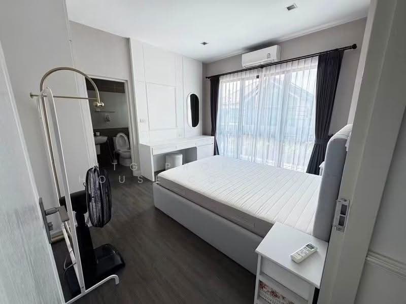 Bangkok Boulevard Rama 9, Bangkok, Kanchanaphisek Ring Road, Saphan Sung, Bangkok, 3 Bedrooms, 247 sqm, Single Detached House For Rent, by NTG Property House Co.,Ltd., 500549635 - DDproperty.com
