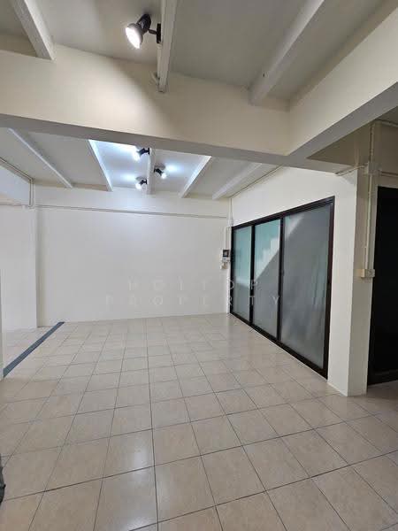 พหลโยธิน 69/1, Bangkok, Anusaowari, Bang Khen, Bangkok, 3 Bedrooms, 200 sqm, Townhouse For Rent, by Holtop Property, 500549666 - DDproperty.com