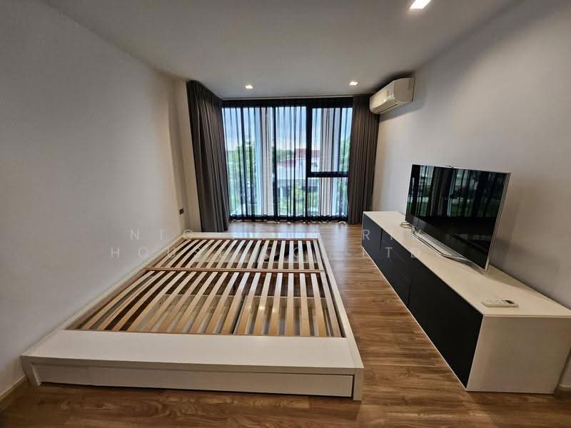 Glam, Bangkok, 161 Soi Satriwitthaya 2 Junction 23, Lat Phrao, Bangkok, 4 Bedrooms, 385 sqm, Townhouse For Rent, by NTG Property House Co.,Ltd., 500549674 - DDproperty.com