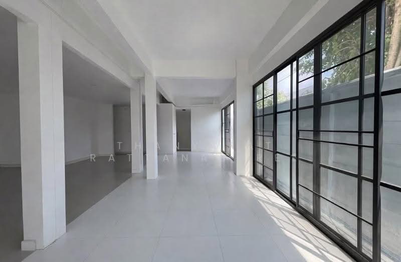 Home office bangnatrad near mega bangna, Samut Prakan, ซอยมหาชัย บางนา กม.10, Bang Kaeo, Bang Plee, Samut Prakan, , 350 sqm, Shophouse For Rent, by Thanyarat Rattanaburee, 500549732 - DDproperty.com