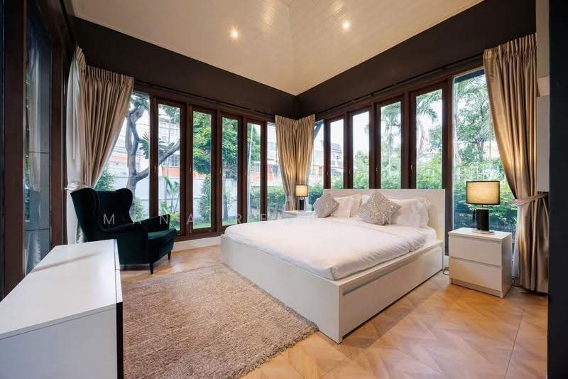 Ekkamai 22, Bangkok, Khlong Tan Nua, Watthana, Bangkok, 5 Bedrooms, 1,600 sqm, Single Detached House For Rent, by Mana Residence, 500549743 - DDproperty.com