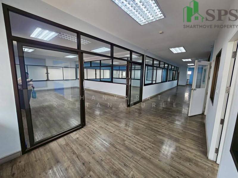 Office Building with Warehouse for Rent in a Prime Sukhumvit Udom Suk Location, Bangkok, สุขุมวิท 66/1, Bang Chak, Phra Khanong, Bangkok, , 1,015 sqm, Office Space For Rent, by Thanyarat Rattanaburee, 500549766 - DDproperty.com