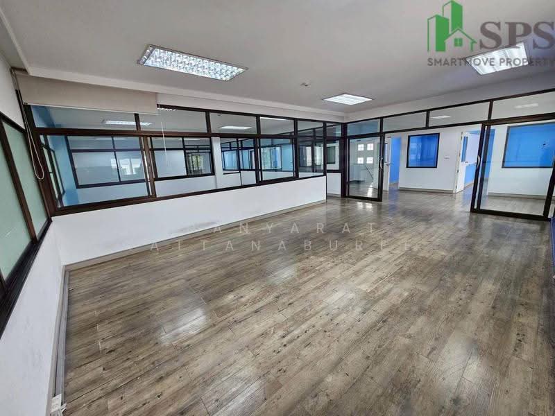 Office Building with Warehouse for Rent in a Prime Sukhumvit Udom Suk Location, Bangkok, สุขุมวิท 66/1, Bang Chak, Phra Khanong, Bangkok, , 1,015 sqm, Office Space For Rent, by Thanyarat Rattanaburee, 500549766 - DDproperty.com