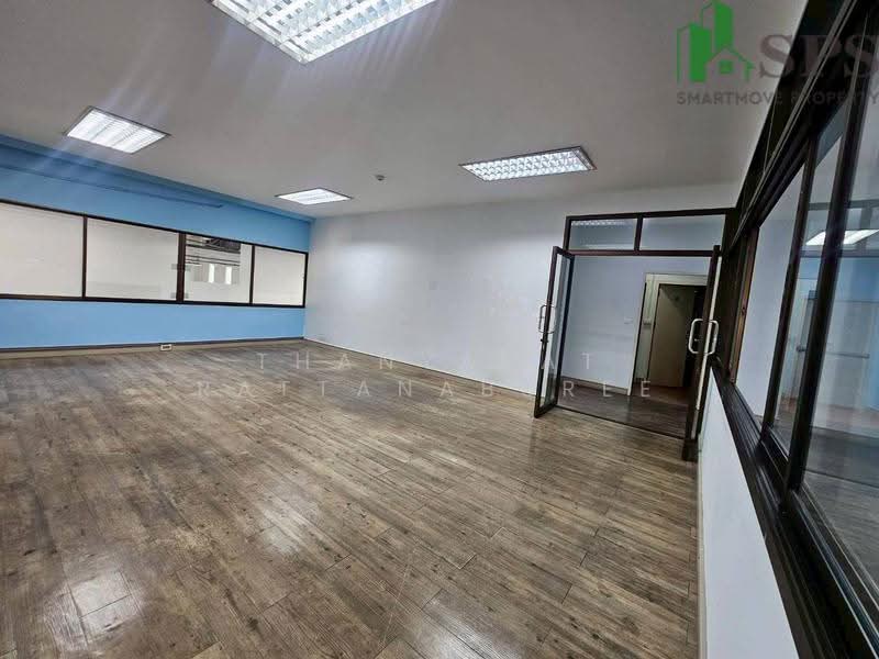 Office Building with Warehouse for Rent in a Prime Sukhumvit Udom Suk Location, Bangkok, สุขุมวิท 66/1, Bang Chak, Phra Khanong, Bangkok, , 1,015 sqm, Office Space For Rent, by Thanyarat Rattanaburee, 500549766 - DDproperty.com