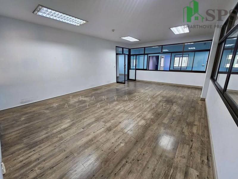 Office Building with Warehouse for Rent in a Prime Sukhumvit Udom Suk Location, Bangkok, สุขุมวิท 66/1, Bang Chak, Phra Khanong, Bangkok, , 1,015 sqm, Office Space For Rent, by Thanyarat Rattanaburee, 500549766 - DDproperty.com