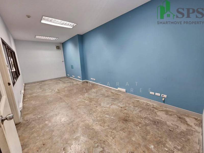 Office Building with Warehouse for Rent in a Prime Sukhumvit Udom Suk Location, Bangkok, สุขุมวิท 66/1, Bang Chak, Phra Khanong, Bangkok, , 1,015 sqm, Office Space For Rent, by Thanyarat Rattanaburee, 500549766 - DDproperty.com