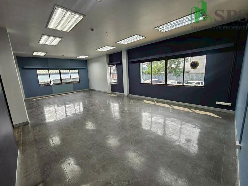 Office Building with Warehouse for Rent in a Prime Sukhumvit Udom Suk Location, Bangkok, สุขุมวิท 66/1, Bang Chak, Phra Khanong, Bangkok, , 1,015 sqm, Office Space For Rent, by Thanyarat Rattanaburee, 500549766 - DDproperty.com