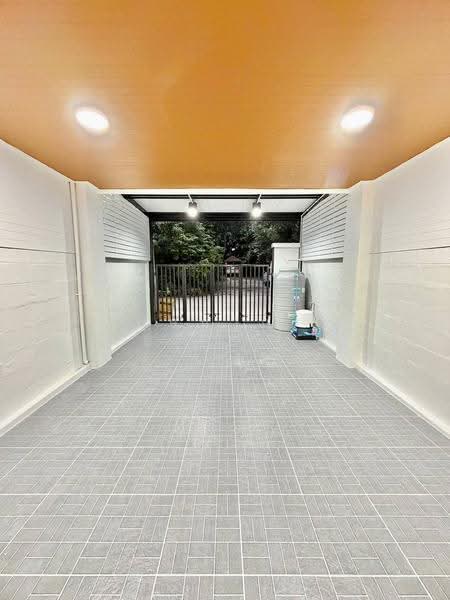 บ้านสวย ตรงข้ามสวน 3 ห้องนอน หมู่บ้านเรวดี 3 ซอยเรวดี 57 ติวานนท์ ใกล้กระทรวงสาธารณะสุข, Nonthaburi, ติวานนท์, Talat Kwan, Muang Nonthaburi, Nonthaburi, 3 Bedrooms, 100 sqm, Townhouse For Sale, by บุษบากร (เจี๊ยบ), 500549786 - DDproperty.com