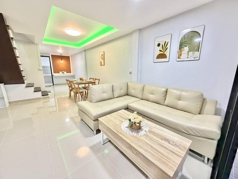 บ้านสวย ตรงข้ามสวน 3 ห้องนอน หมู่บ้านเรวดี 3 ซอยเรวดี 57 ติวานนท์ ใกล้กระทรวงสาธารณะสุข, นนทบุรี, ติวานนท์, ตลาดขวัญ, เมืองนนทบุรี, นนทบุรี, 100 ตร.ม., Townhouse ขาย, โดย บุษบากร (เจี๊ยบ), 500549786 - DDproperty.com