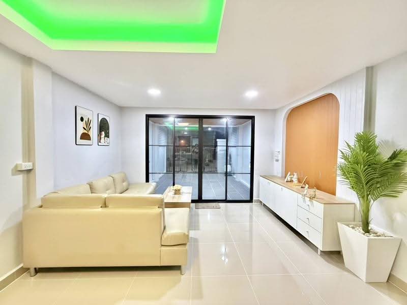 บ้านสวย ตรงข้ามสวน 3 ห้องนอน หมู่บ้านเรวดี 3 ซอยเรวดี 57 ติวานนท์ ใกล้กระทรวงสาธารณะสุข, Nonthaburi, ติวานนท์, Talat Kwan, Muang Nonthaburi, Nonthaburi, 3 Bedrooms, 100 sqm, Townhouse For Sale, by บุษบากร (เจี๊ยบ), 500549786 - DDproperty.com