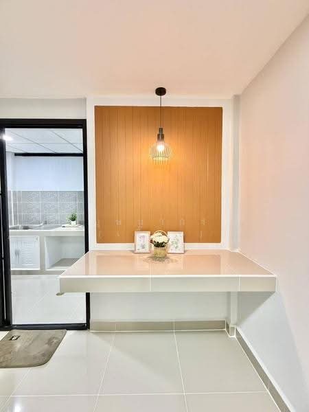 บ้านสวย ตรงข้ามสวน 3 ห้องนอน หมู่บ้านเรวดี 3 ซอยเรวดี 57 ติวานนท์ ใกล้กระทรวงสาธารณะสุข, Nonthaburi, ติวานนท์, Talat Kwan, Muang Nonthaburi, Nonthaburi, 3 Bedrooms, 100 sqm, Townhouse For Sale, by บุษบากร (เจี๊ยบ), 500549786 - DDproperty.com