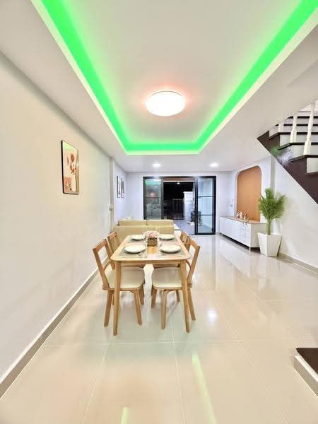 บ้านสวย ตรงข้ามสวน 3 ห้องนอน หมู่บ้านเรวดี 3 ซอยเรวดี 57 ติวานนท์ ใกล้กระทรวงสาธารณะสุข, Nonthaburi, ติวานนท์, Talat Kwan, Muang Nonthaburi, Nonthaburi, 3 Bedrooms, 100 sqm, Townhouse For Sale, by บุษบากร (เจี๊ยบ), 500549786 - DDproperty.com