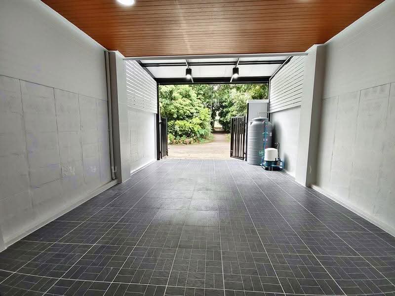 บ้านสวย ตรงข้ามสวน 3 ห้องนอน หมู่บ้านเรวดี 3 ซอยเรวดี 57 ติวานนท์ ใกล้กระทรวงสาธารณะสุข, Nonthaburi, ติวานนท์, Talat Kwan, Muang Nonthaburi, Nonthaburi, 3 Bedrooms, 100 sqm, Townhouse For Sale, by บุษบากร (เจี๊ยบ), 500549786 - DDproperty.com