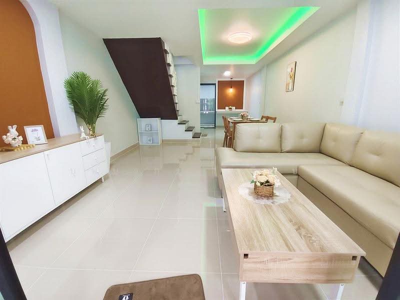 บ้านสวย ตรงข้ามสวน 3 ห้องนอน หมู่บ้านเรวดี 3 ซอยเรวดี 57 ติวานนท์ ใกล้กระทรวงสาธารณะสุข, Nonthaburi, ติวานนท์, Talat Kwan, Muang Nonthaburi, Nonthaburi, 3 Bedrooms, 100 sqm, Townhouse For Sale, by บุษบากร (เจี๊ยบ), 500549786 - DDproperty.com