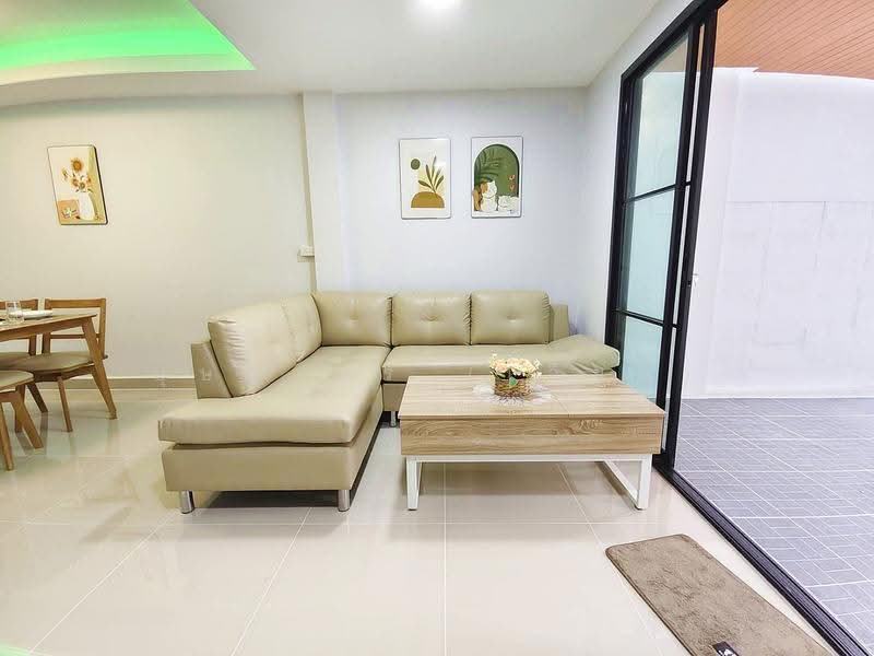 บ้านสวย ตรงข้ามสวน 3 ห้องนอน หมู่บ้านเรวดี 3 ซอยเรวดี 57 ติวานนท์ ใกล้กระทรวงสาธารณะสุข, นนทบุรี, ติวานนท์, ตลาดขวัญ, เมืองนนทบุรี, นนทบุรี, 100 ตร.ม., ทาวน์เฮ้าส์ ขาย, โดย บุษบากร (เจี๊ยบ), 500549786 - DDproperty.com