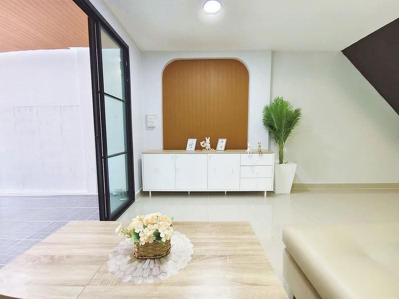 บ้านสวย ตรงข้ามสวน 3 ห้องนอน หมู่บ้านเรวดี 3 ซอยเรวดี 57 ติวานนท์ ใกล้กระทรวงสาธารณะสุข, นนทบุรี, ติวานนท์, ตลาดขวัญ, เมืองนนทบุรี, นนทบุรี, 100 ตร.ม., ทาวน์เฮ้าส์ ขาย, โดย บุษบากร (เจี๊ยบ), 500549786 - DDproperty.com