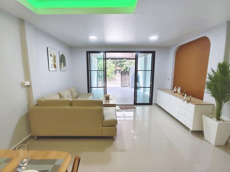 บ้านสวย ตรงข้ามสวน 3 ห้องนอน หมู่บ้านเรวดี 3 ซอยเรวดี 57 ติวานนท์ ใกล้กระทรวงสาธารณะสุข, นนทบุรี, ติวานนท์, ตลาดขวัญ, เมืองนนทบุรี, นนทบุรี, 100 ตร.ม., ทาวน์เฮ้าส์ ขาย, โดย บุษบากร (เจี๊ยบ), 500549786 - DDproperty.com