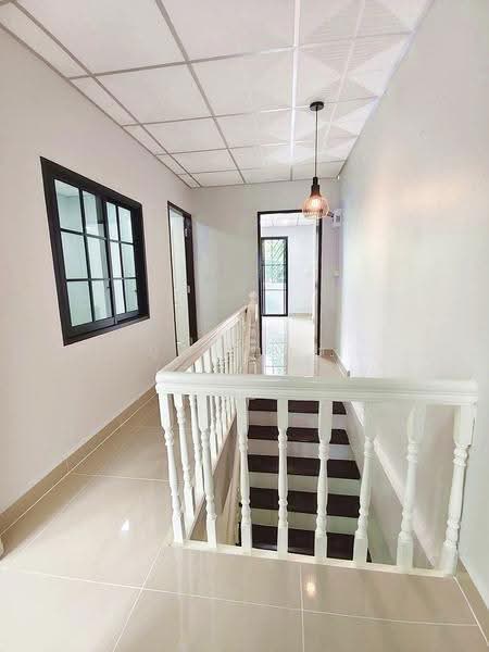 บ้านสวย ตรงข้ามสวน 3 ห้องนอน หมู่บ้านเรวดี 3 ซอยเรวดี 57 ติวานนท์ ใกล้กระทรวงสาธารณะสุข, Nonthaburi, ติวานนท์, Talat Kwan, Muang Nonthaburi, Nonthaburi, 3 Bedrooms, 100 sqm, Townhouse For Sale, by บุษบากร (เจี๊ยบ), 500549786 - DDproperty.com
