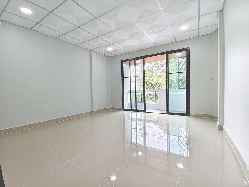 บ้านสวย ตรงข้ามสวน 3 ห้องนอน หมู่บ้านเรวดี 3 ซอยเรวดี 57 ติวานนท์ ใกล้กระทรวงสาธารณะสุข, Nonthaburi, ติวานนท์, Talat Kwan, Muang Nonthaburi, Nonthaburi, 3 Bedrooms, 100 sqm, Townhouse For Sale, by บุษบากร (เจี๊ยบ), 500549786 - DDproperty.com