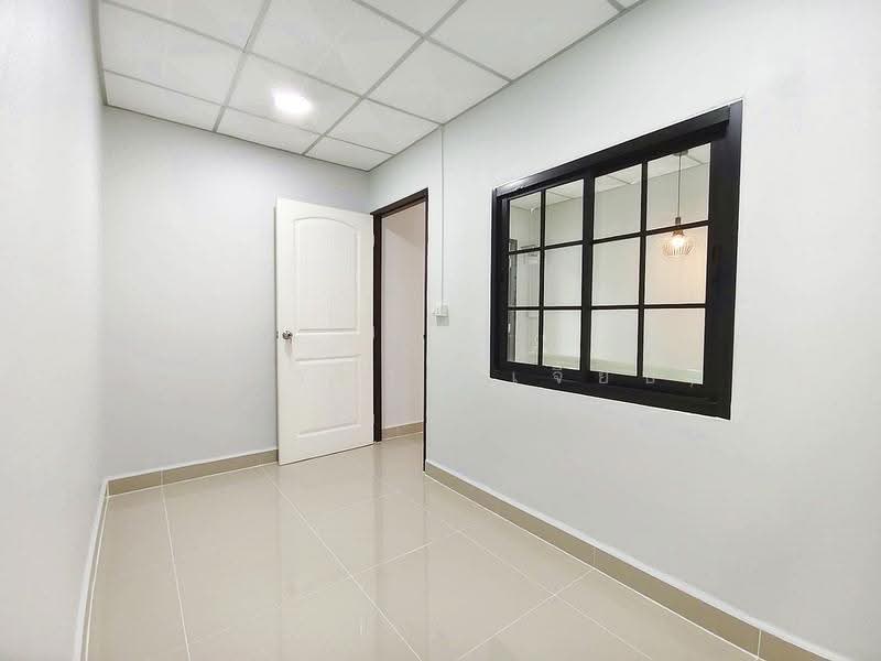 บ้านสวย ตรงข้ามสวน 3 ห้องนอน หมู่บ้านเรวดี 3 ซอยเรวดี 57 ติวานนท์ ใกล้กระทรวงสาธารณะสุข, Nonthaburi, ติวานนท์, Talat Kwan, Muang Nonthaburi, Nonthaburi, 3 Bedrooms, 100 sqm, Townhouse For Sale, by บุษบากร (เจี๊ยบ), 500549786 - DDproperty.com