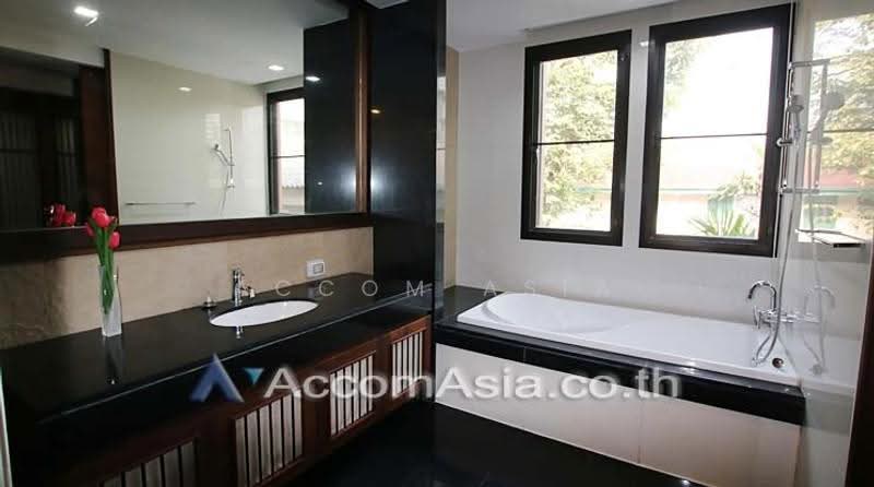 House, Bangkok, Khlong Tan Nua, Watthana, Bangkok, 5 Bedrooms, 380 sqm, Single Detached House For Rent, by Accom Asia, 500549792 - DDproperty.com