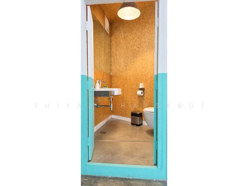 อาคารเท่ห์ใกล้ BTS ทองหล่อ, Bangkok, Khlong Tan Nua, Watthana, Bangkok, 1 Bedroom, 70 sqm, Townhouse For Rent, by Thiya Chaysabut, 500549801 - DDproperty.com